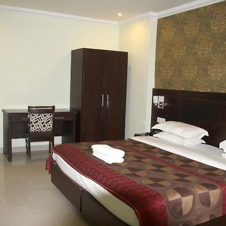 Celebration Hotel And Resort Rewa Eksteriør bilde