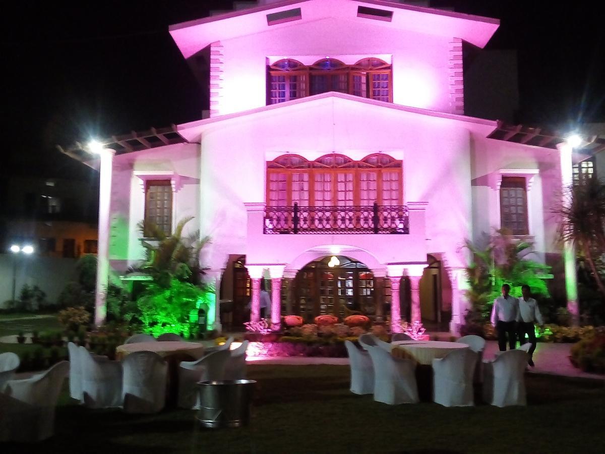 Celebration Hotel And Resort Rewa Eksteriør bilde